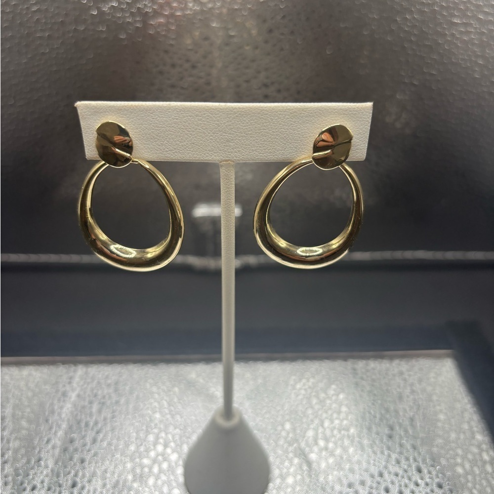 Elegant Gold Hoop Earrings Easy Post